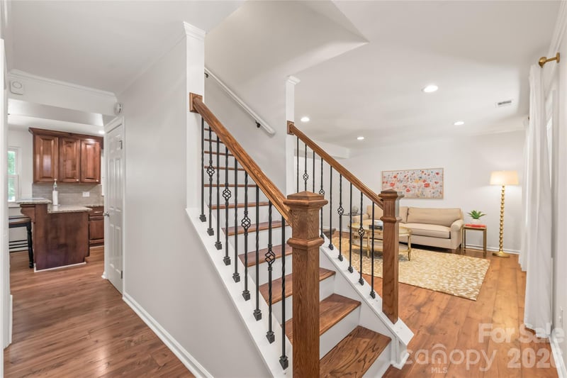 425 Regency Dr, Charlotte, NC 28211