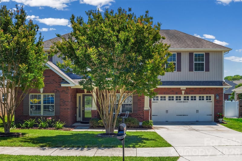 14712 Vaughan Dr, Charlotte, NC 28273
