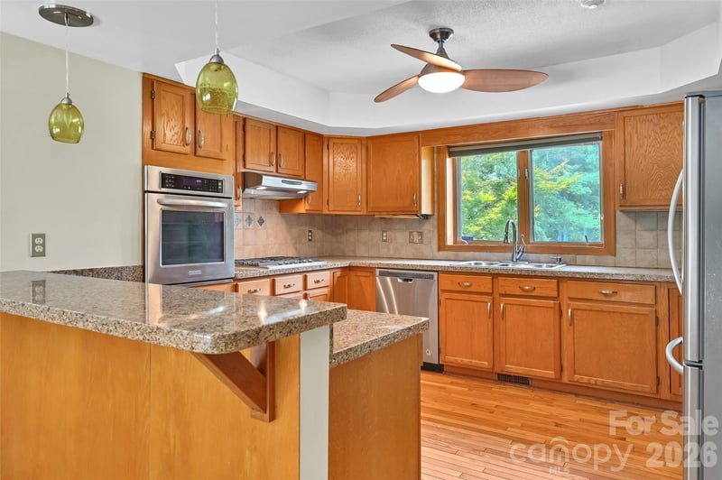 300 Ethan Pond Way, Hendersonville, NC 28791