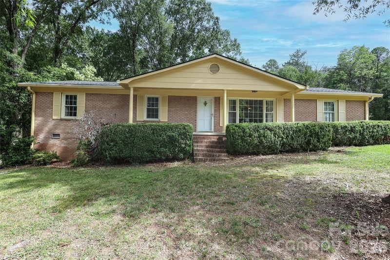 210 Cliffside Dr, Kannapolis, NC 28081