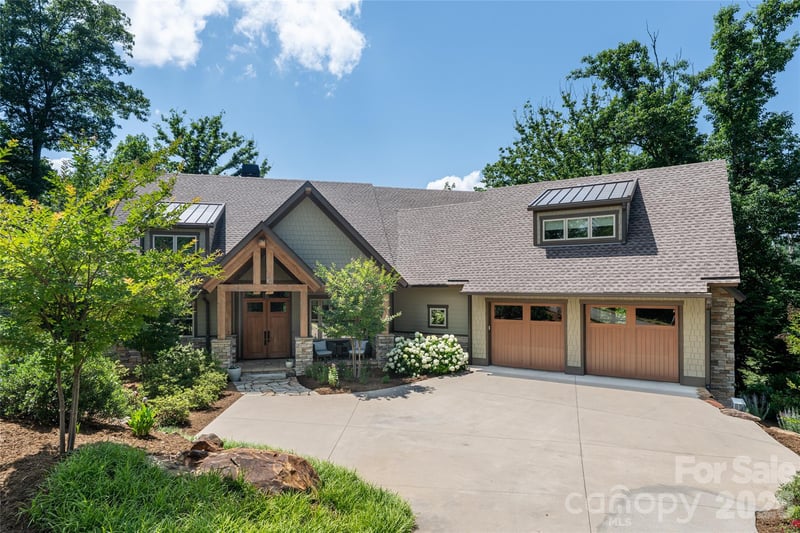 57 Villa Nova Dr, Asheville, NC 28804