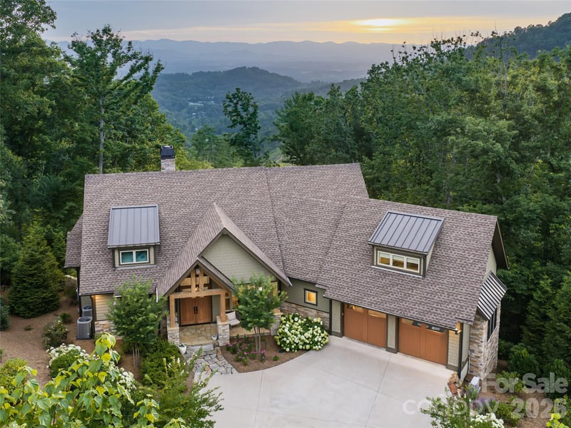 57 Villa Nova Dr, Asheville, NC 28804