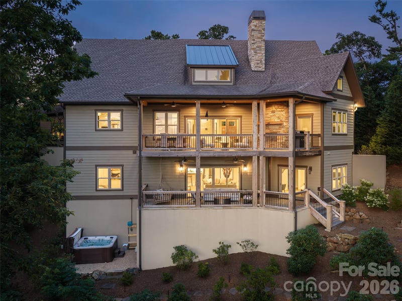 57 Villa Nova Dr, Asheville, NC 28804