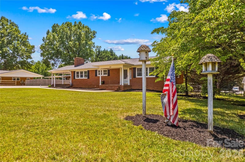 946 Shearers Rd, Mooresville, NC 28115