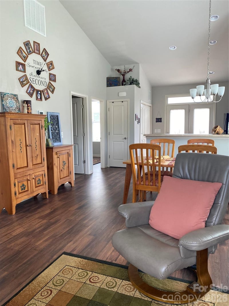 100 Ferncliff Dr, Mount Holly, NC 28120