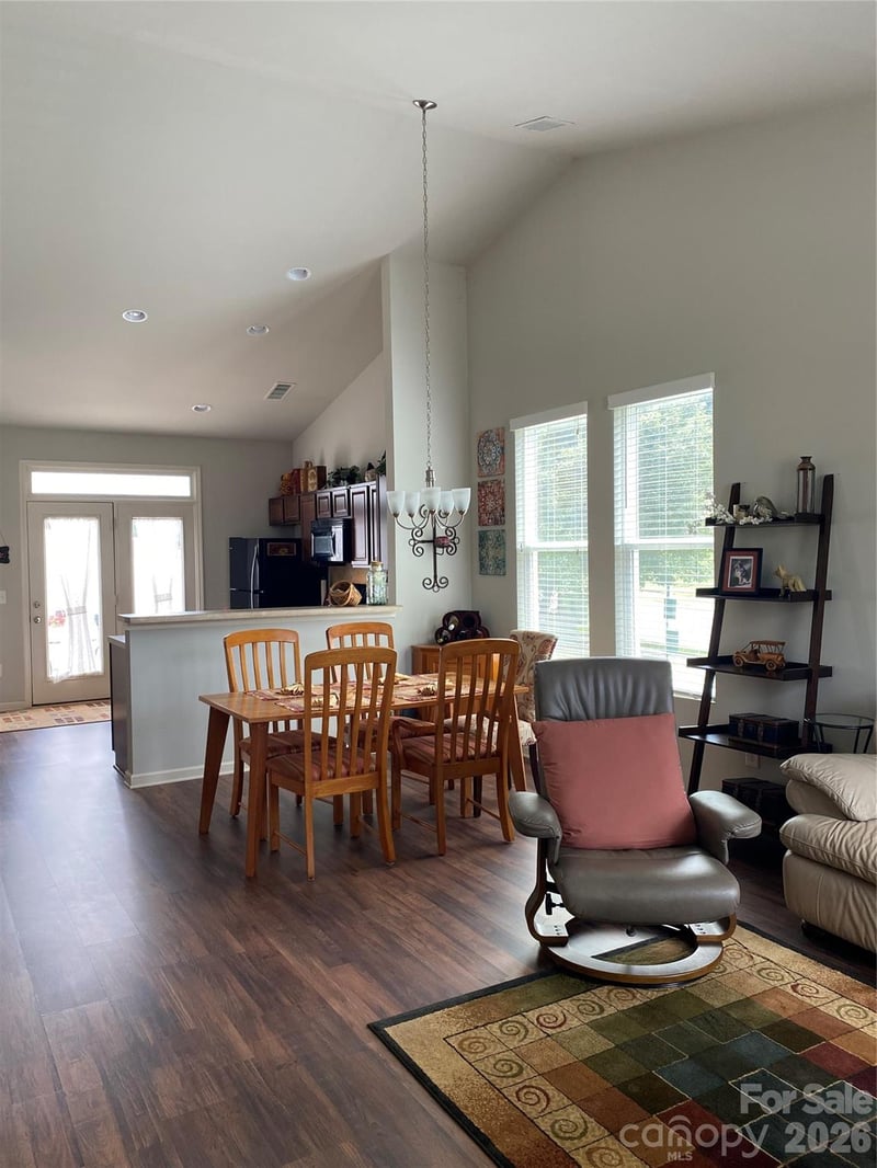 100 Ferncliff Dr, Mount Holly, NC 28120