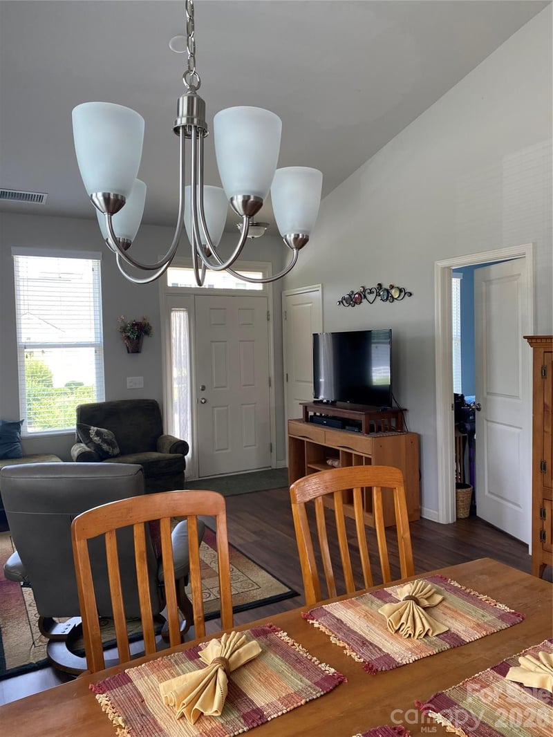 100 Ferncliff Dr, Mount Holly, NC 28120
