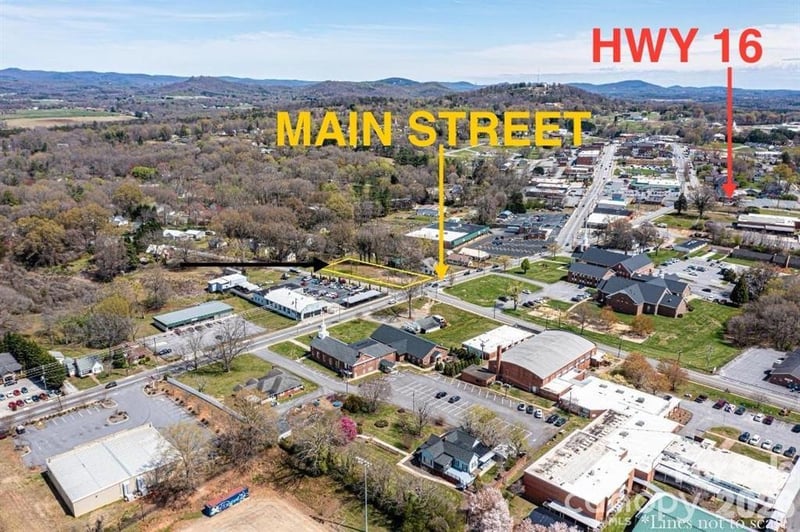 24 7th St, Taylorsville, NC 28681