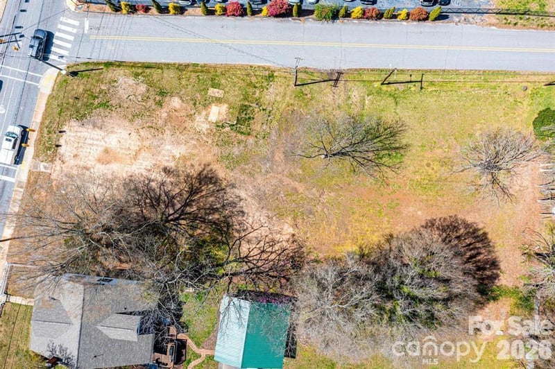 24 7th St, Taylorsville, NC 28681
