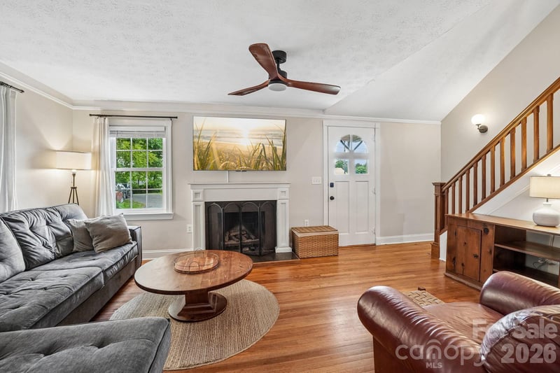 111 Bennett St, Burnsville, NC 28714