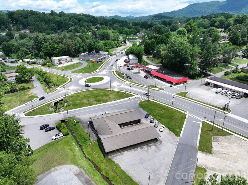 34 Maple St, Waynesville, NC 28786