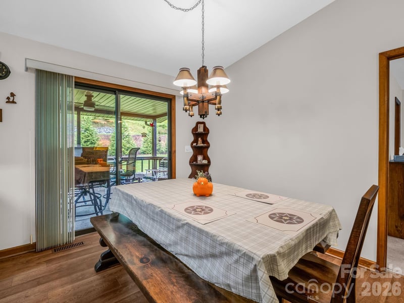 182 Resada Dr, Brevard, NC 28712