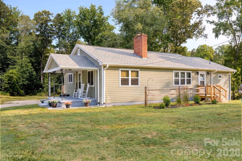 1625 Us 601 Hw, Yadkinville, NC 27055