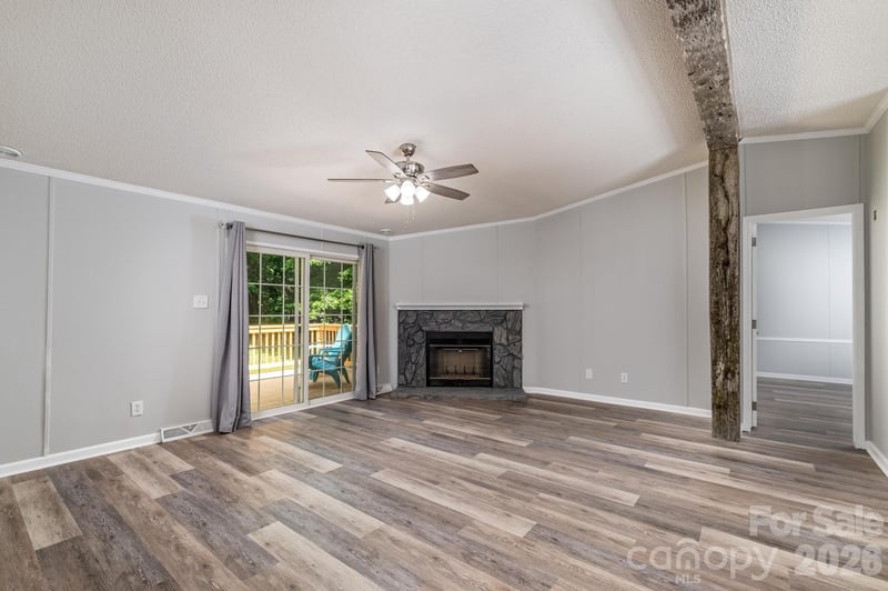 127 Whitewater Ln, Mooresville, NC 28115