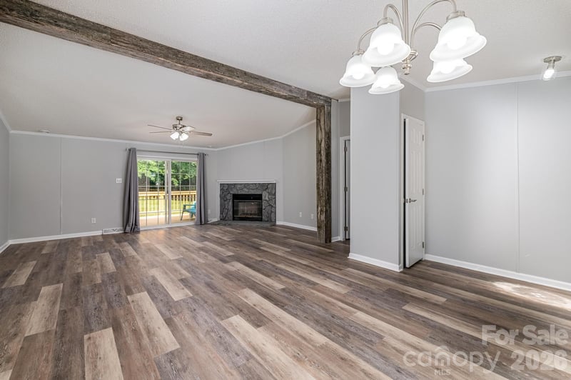 127 Whitewater Ln, Mooresville, NC 28115