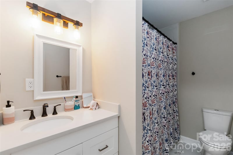 106 Robinson Ave, Mount Holly, NC 28120