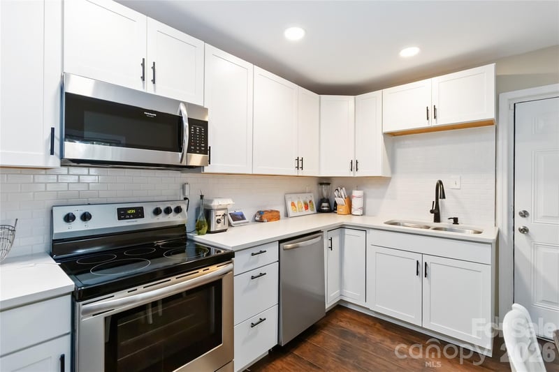 106 Robinson Ave, Mount Holly, NC 28120