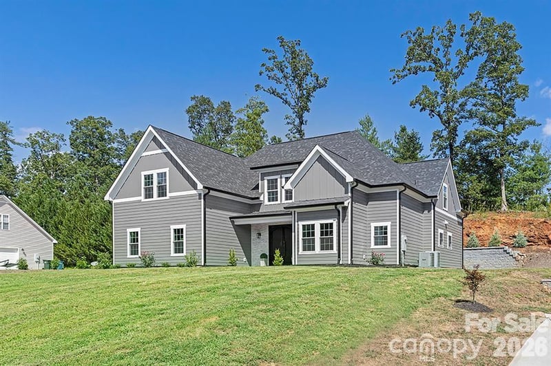 5046 Woodwinds Dr, Hickory, NC 28601