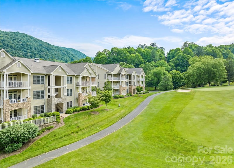 65 Glenview Ln #3033, Maggie Valley, NC 28751