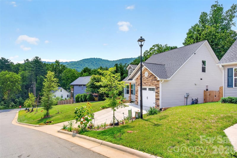 200 Rockrose Ct, Asheville, NC 28803