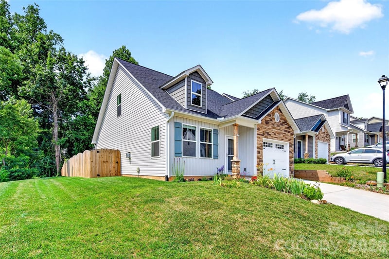 200 Rockrose Ct, Asheville, NC 28803