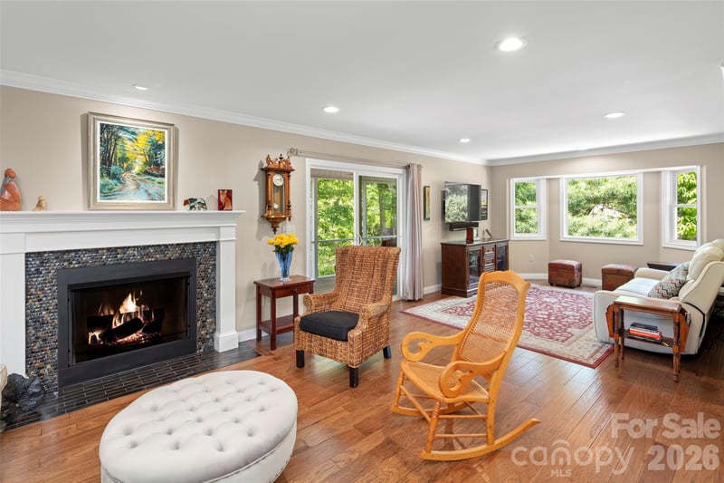 2750 Leucothae Way, Hendersonville, NC 28791