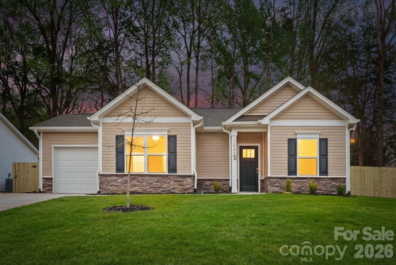 912 Bond Ave, Gastonia, NC 28052