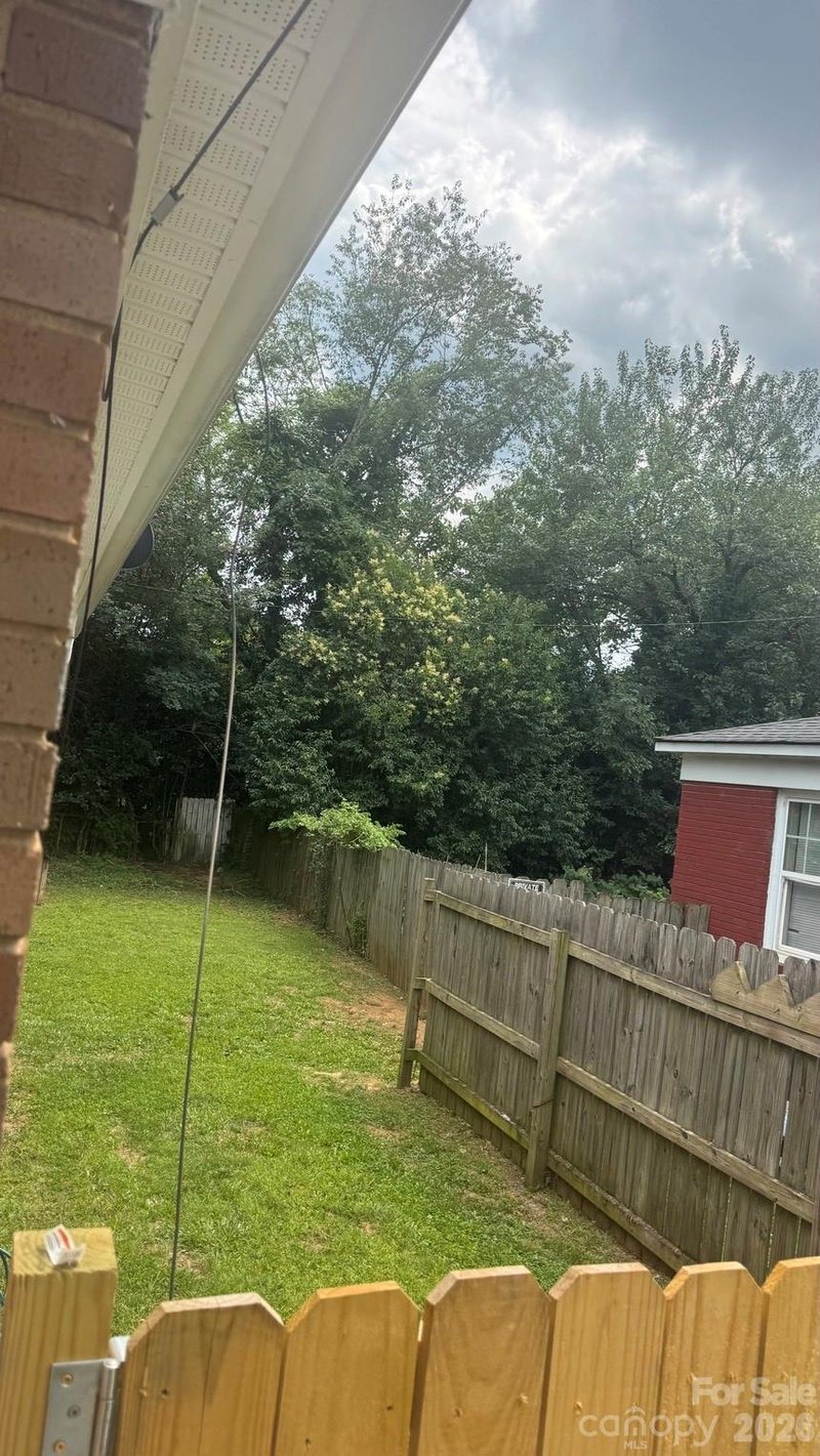 2021 Lasalle St, Charlotte, NC 28216