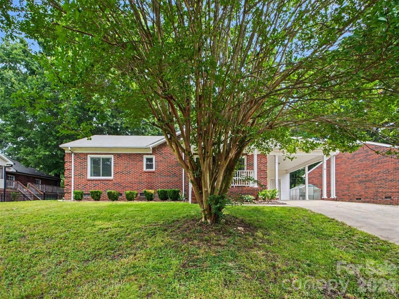 1009 Autumn Ln, Concord, NC 28025