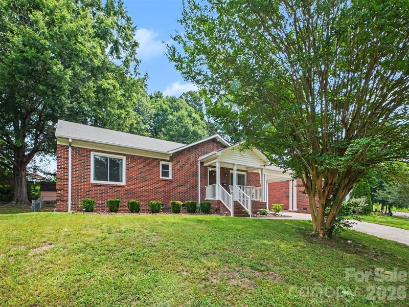 1009 Autumn Ln, Concord, NC 28025