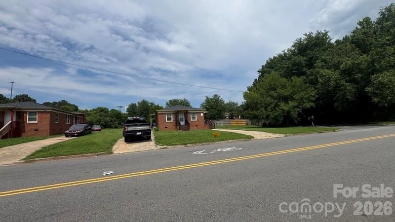1661 -1665 Montana Dr, Charlotte, NC 28216