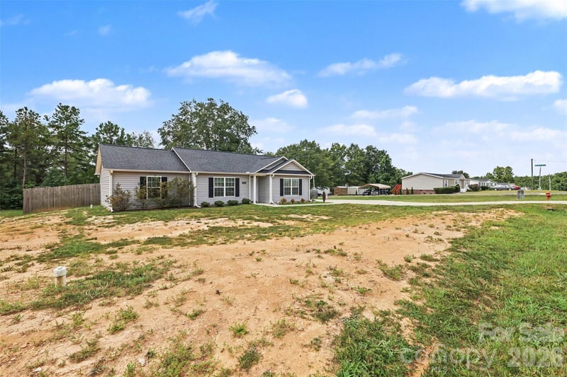 1505 Foxbrook Cir, Lancaster, SC 29720