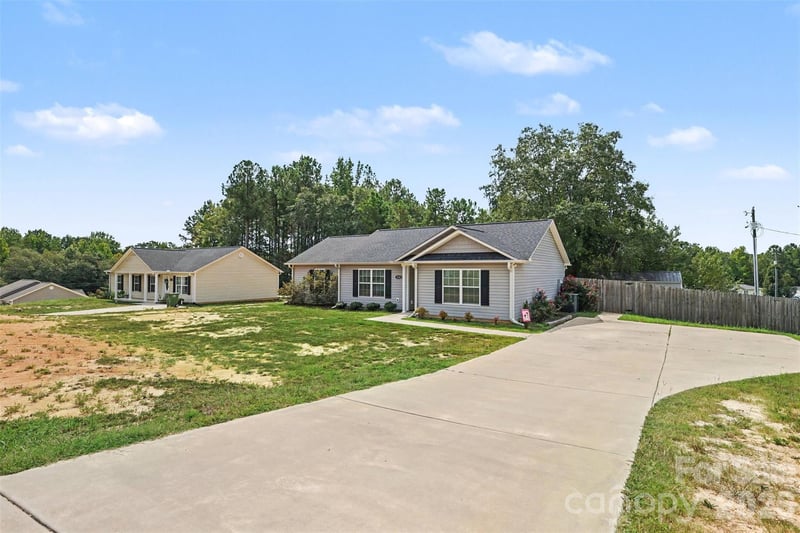 1505 Foxbrook Cir, Lancaster, SC 29720