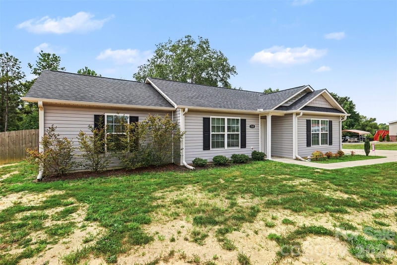 1505 Foxbrook Cir, Lancaster, SC 29720