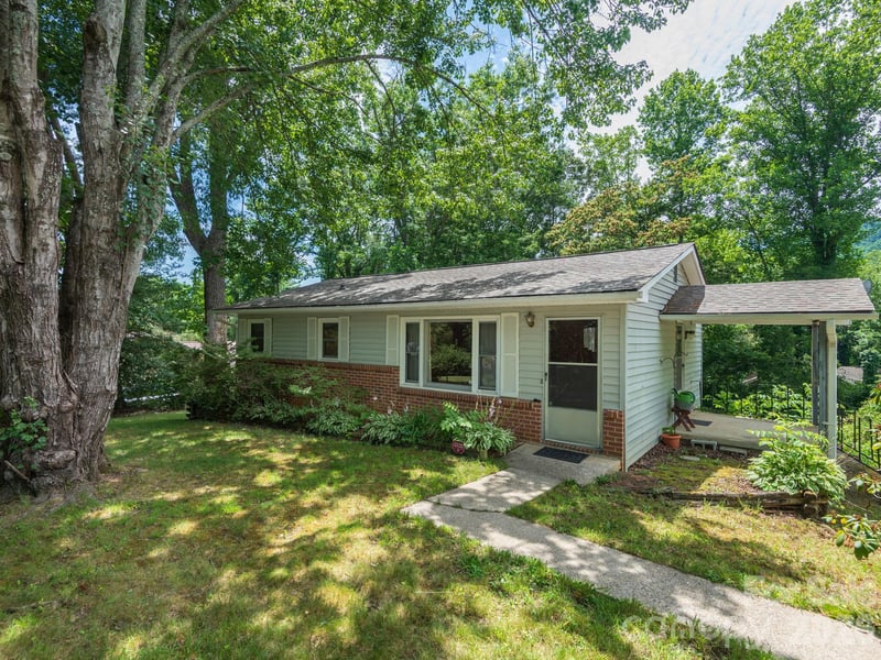 807 Cherokee Ave, Black Mountain, NC 28711