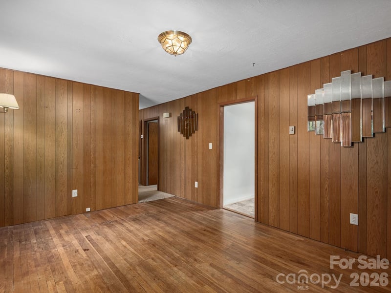 807 Cherokee Ave, Black Mountain, NC 28711