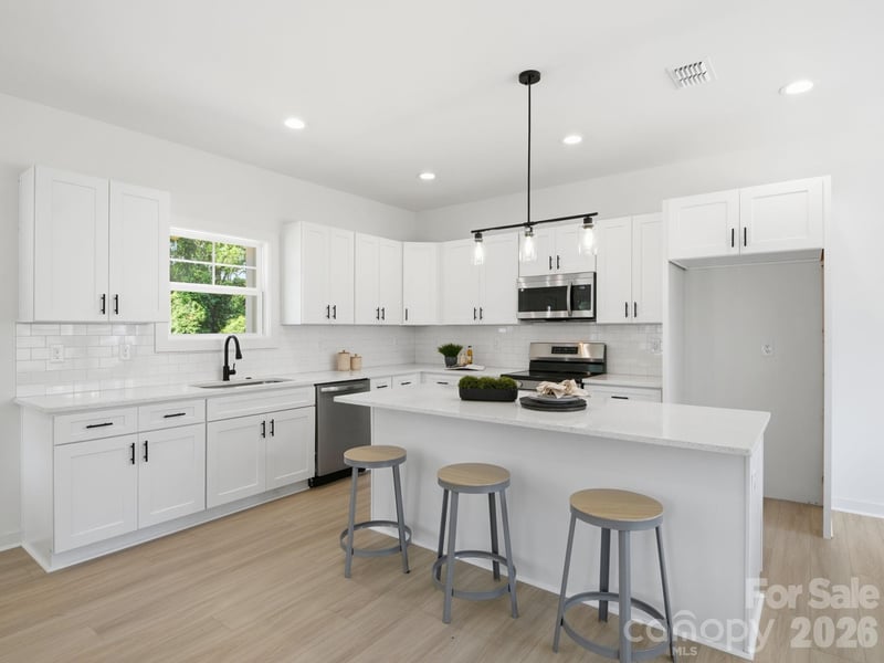 2802 Willow St, Charlotte, NC 28208