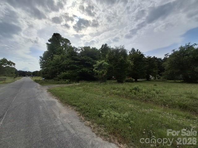 890 Snohan Rd, Ayden, NC 28513