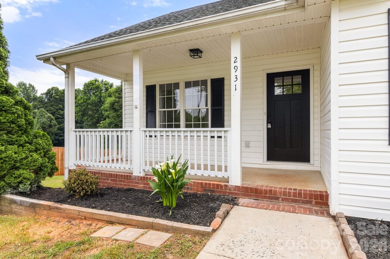 2931 Greenleaf Rd, Clover, SC 29710