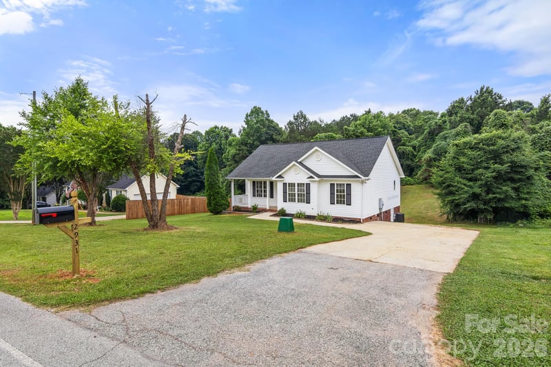 2931 Greenleaf Rd, Clover, SC 29710