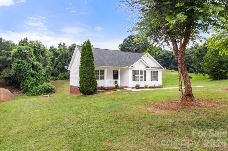 2931 Greenleaf Rd, Clover, SC 29710