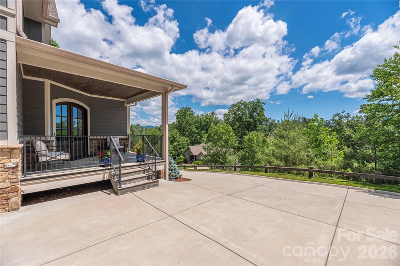 118 Still Water Ln, Fletcher, NC 28732