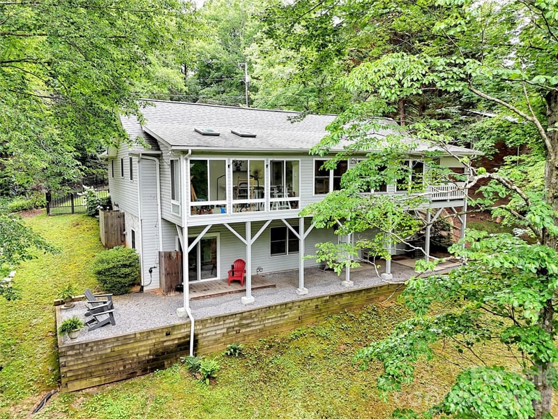 228 Crescent Dr, Lake Junaluska, NC 28745