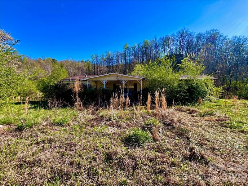 138 Greenhill Farms Dr, Rutherfordton, NC 28139