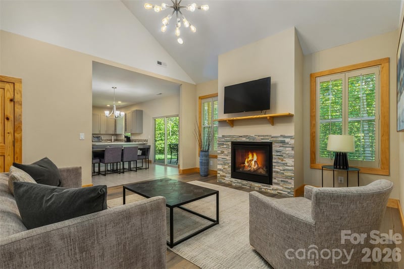 48 River Walk Dr, Asheville, NC 28804