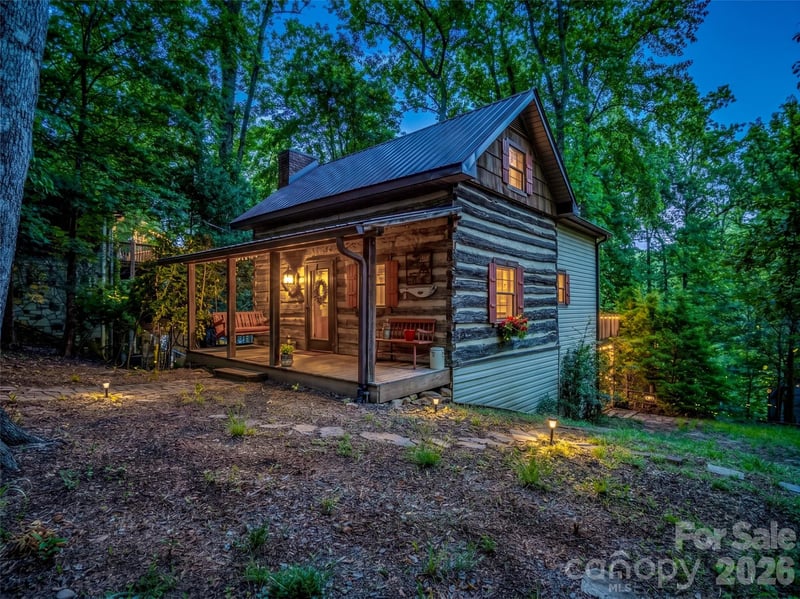 1208 Forest Lake Heights Dr, Nebo, NC 28761