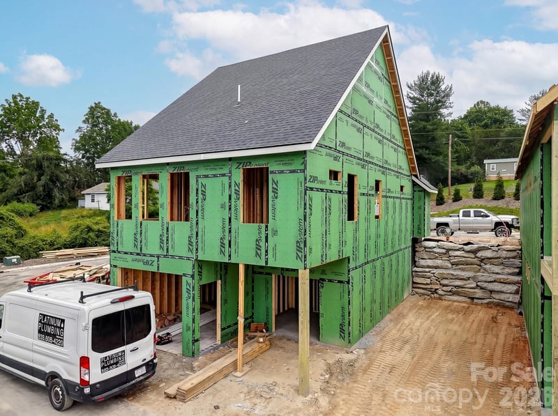 165 Martha Ave, Hendersonville, NC 28792