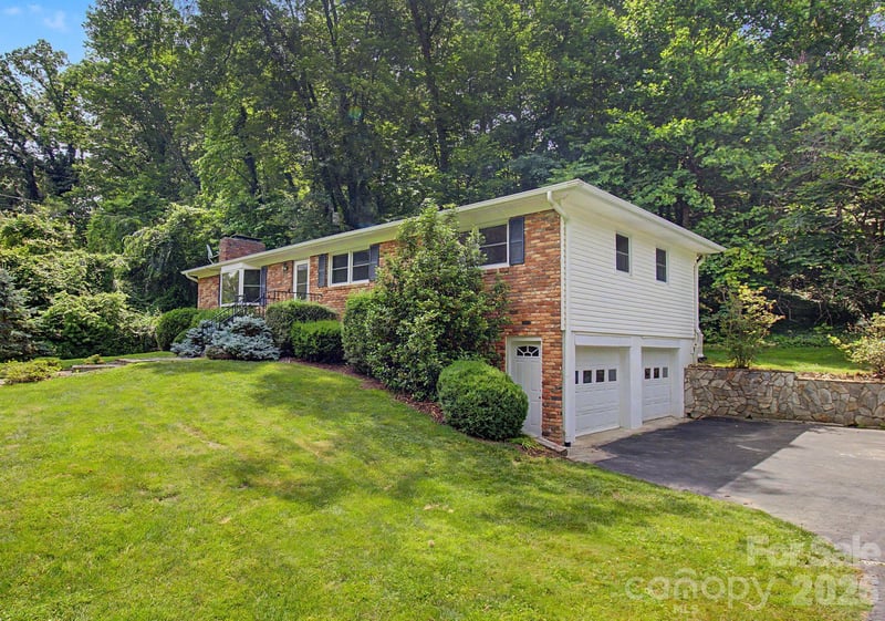 22 Mayfair Dr, Candler, NC 28715