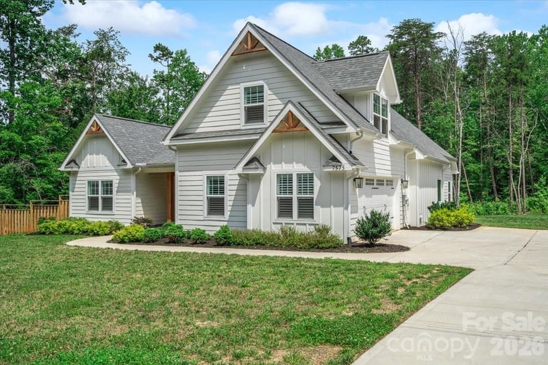 7575 Deer Track Dr, Denver, NC 28037