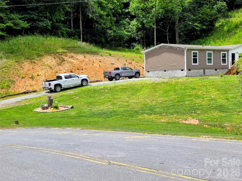 30 Evergreen Rd, Burnsville, NC 28714